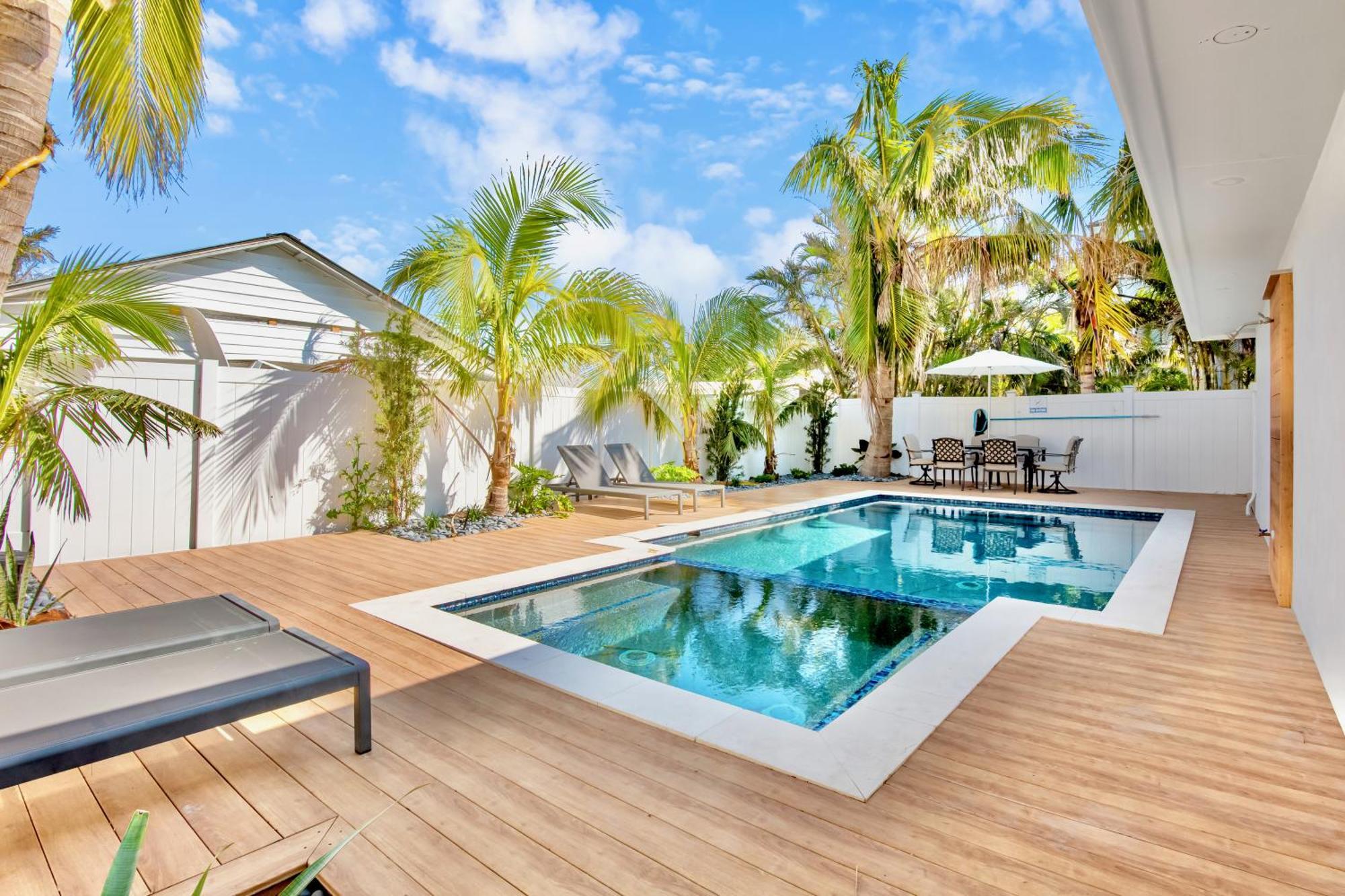 Captain'S Quarters At Anna Maria Island Inn Bradenton Beach Exterior photo